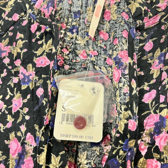 Free People Top NWT Long Sleeve Boho Floral Tie Neck Shirring Button Front GORG! - Picture 5 of 13